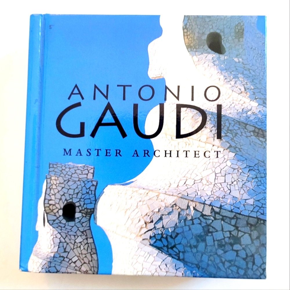 NEW Antonio Gaudi Master Architect Book
